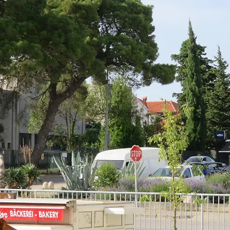 Angelina Free Public Parking * Zara