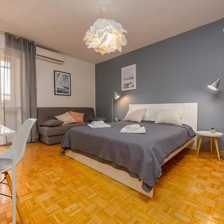 Angelina Free Public Parking Apartment Zadar