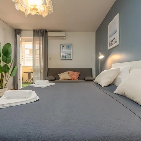 Angelina Free Public Parking *