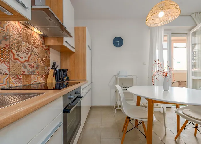 Angelina Free Public Parking