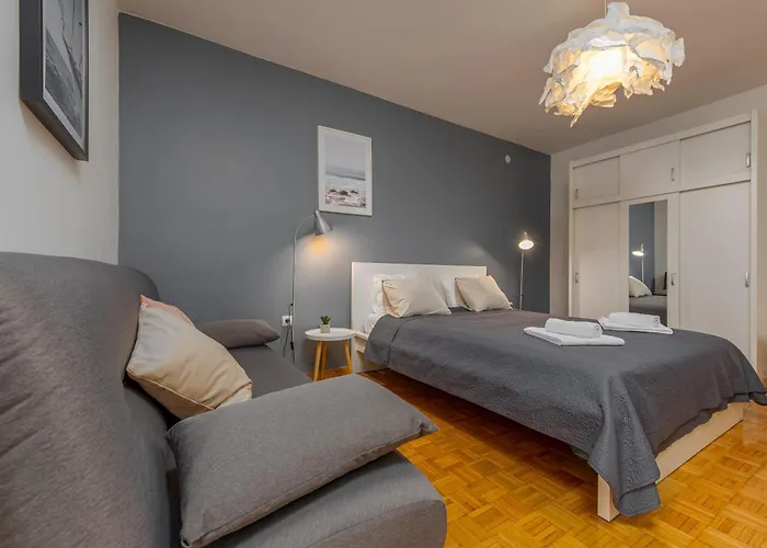 Angelina Free Public Parking Apartment *